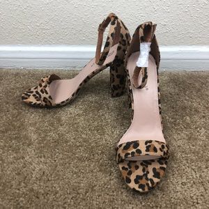 Open toe leopard print chunky heels